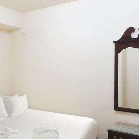 Apartment In The Center Of Yerevan By The Republic Square エクステリア 写真
